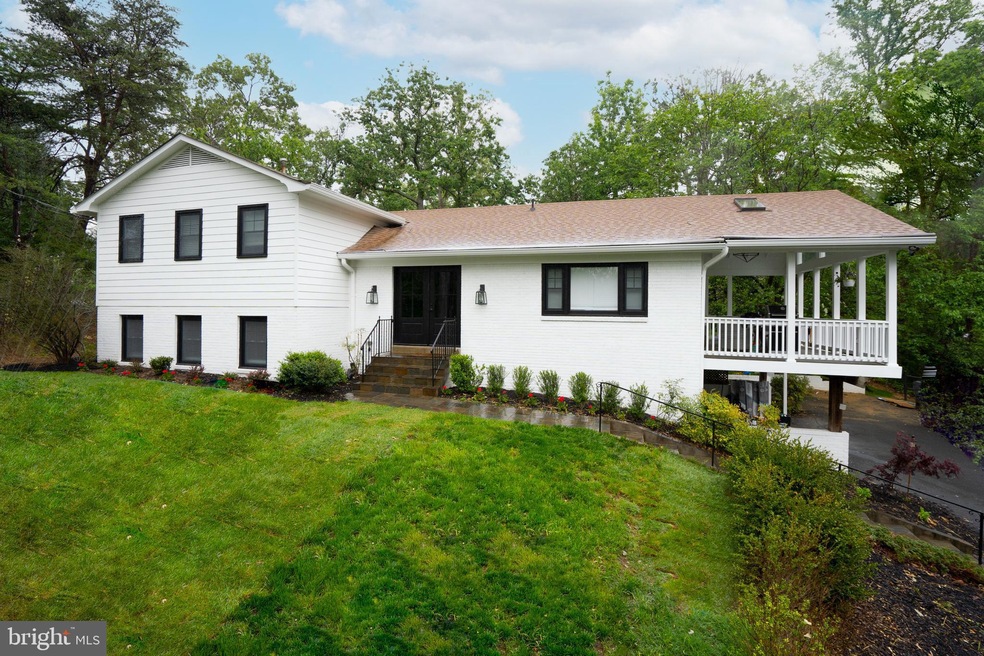 7117 Fort Hunt Rd, Alexandria, VA 22307 - photo 1