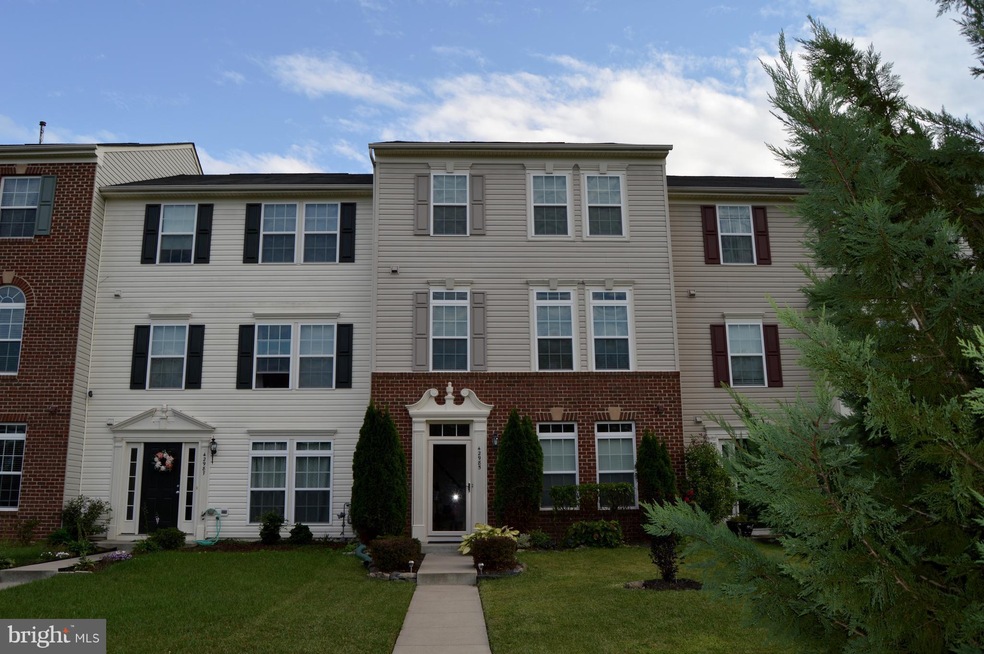 42985 Edgewater St, Chantilly, VA 20152 - photo 1