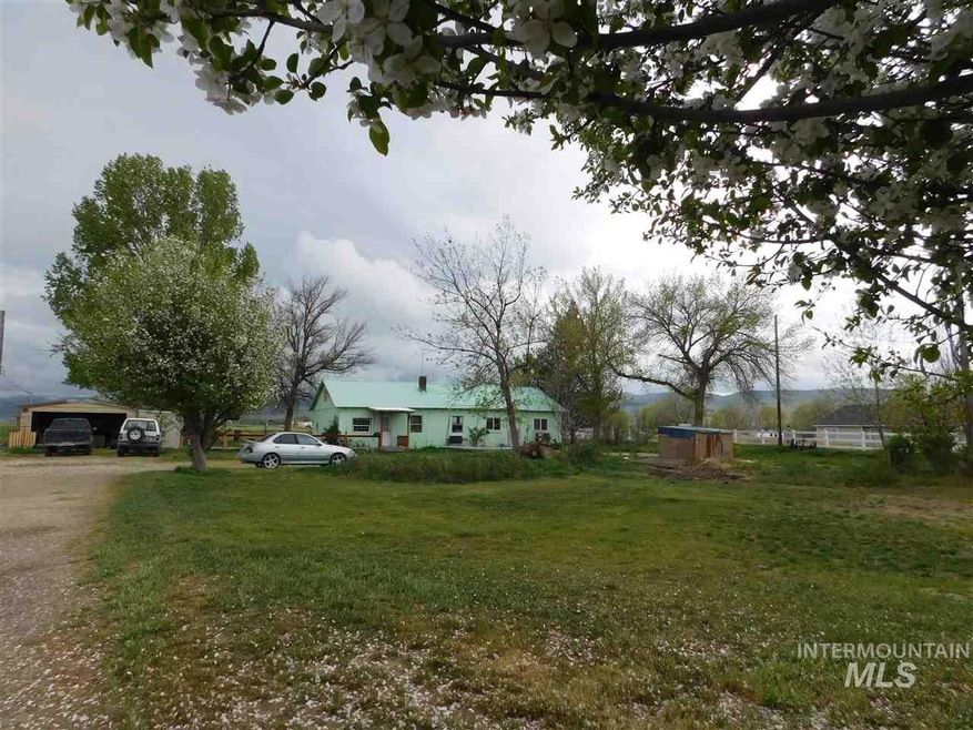 3097 Cemetery Rd, Homedale, ID 83628 - photo 1