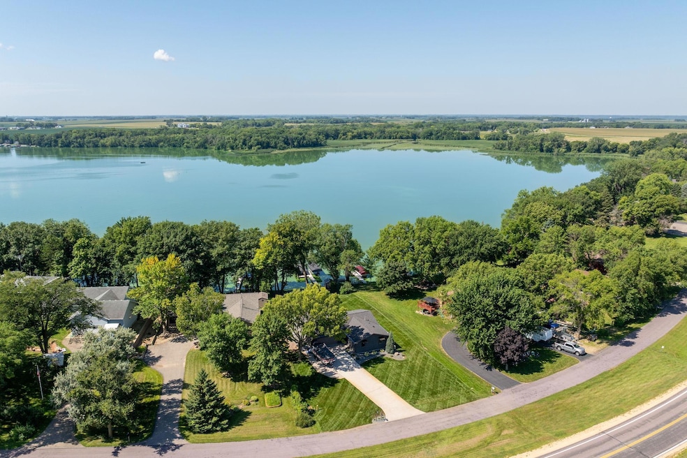 Pending $699,900