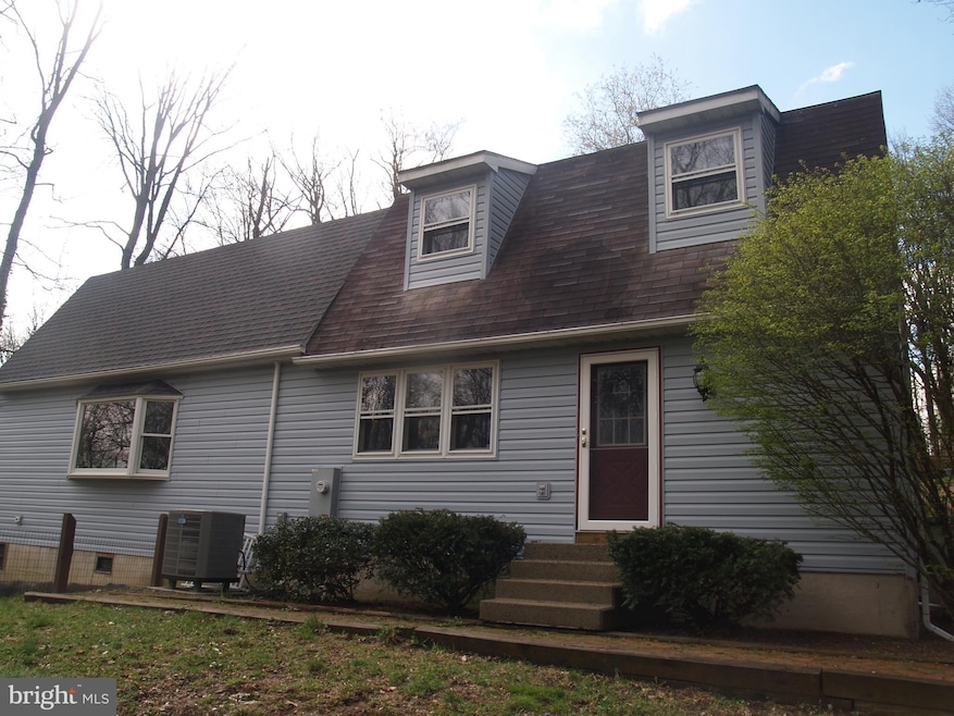 6342 Indian Creek Rd, Zionsville, PA 18092 - photo 1