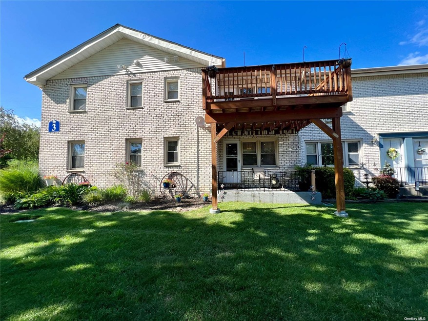 97 Cardinal Ln unit 1B, Islip, NY 11751 - photo 1