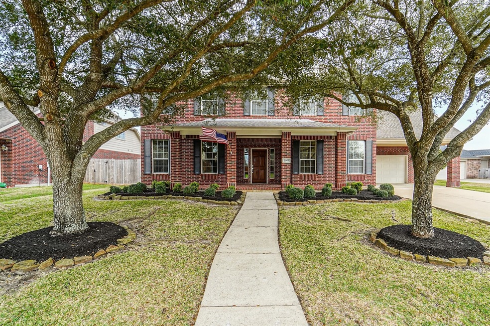 2005 Sparrow Cir, Friendswood, TX 77546 - photo 1