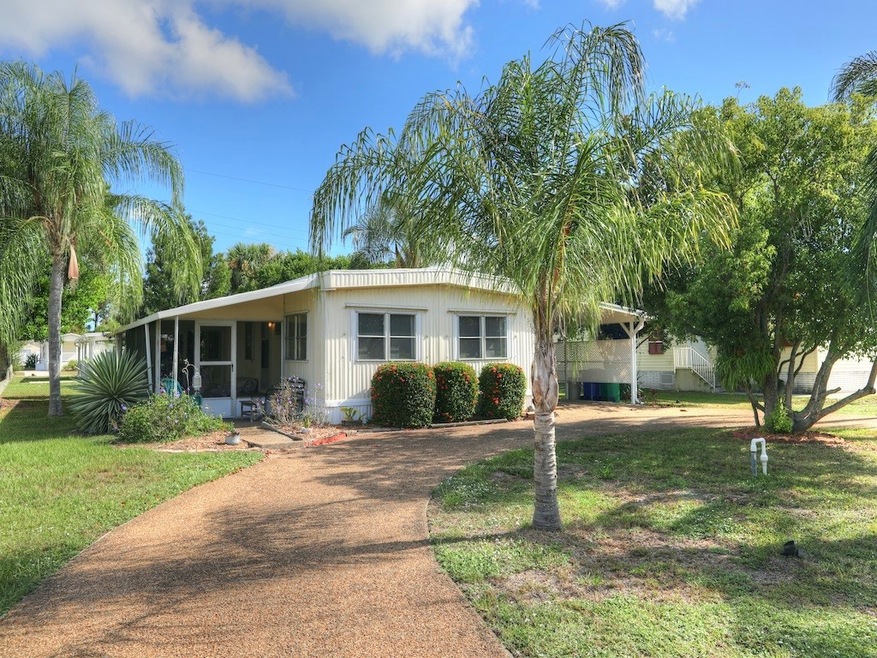 308 Pineapple St, Sebastian, FL 32958 - photo 1