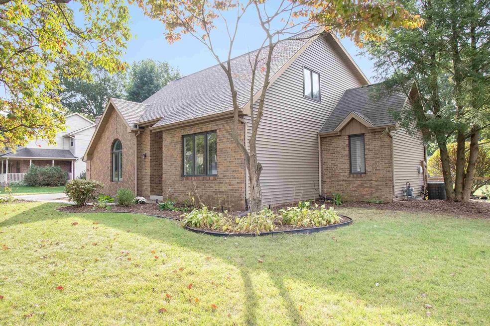 18420 Cypress Dr, South Bend, IN 46637 - photo 1