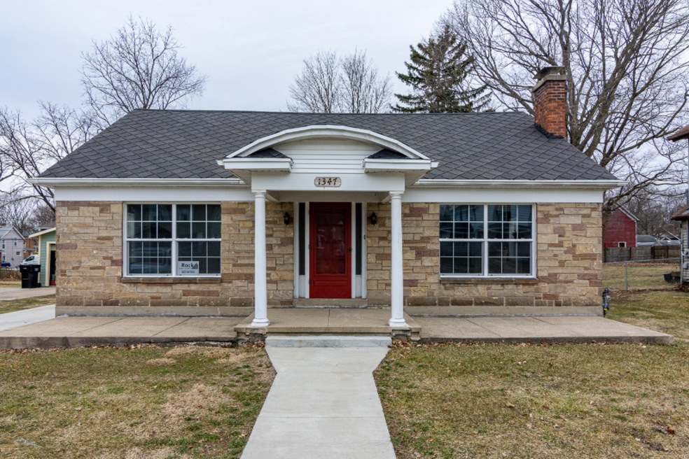 1347 Oak St-2