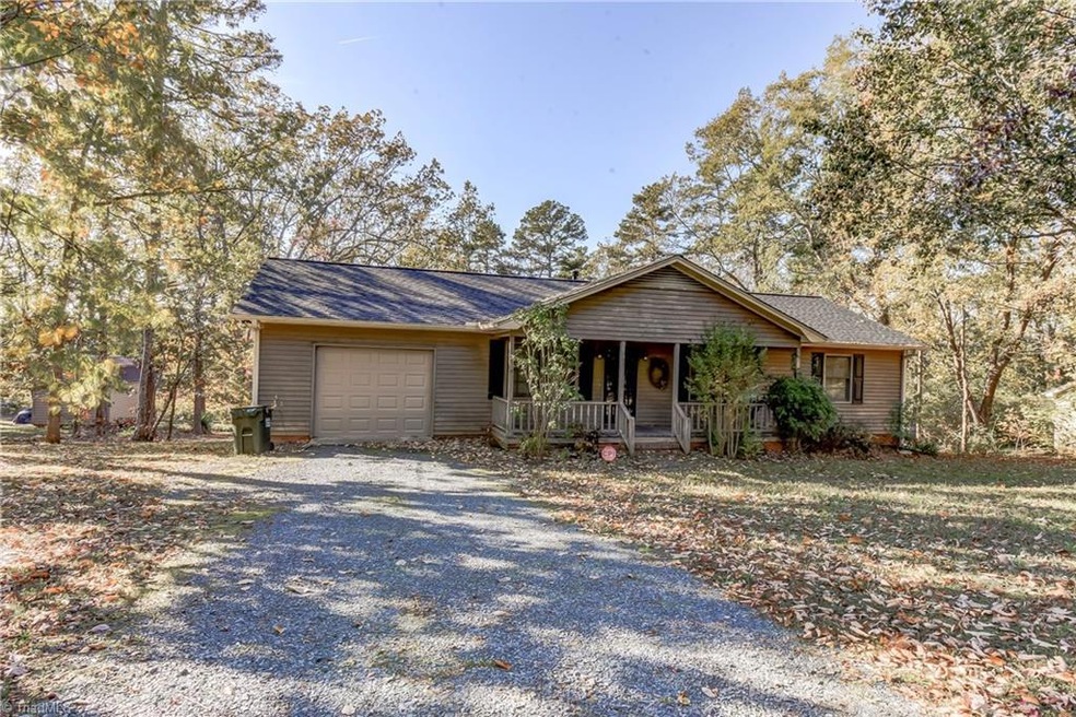 607 N Mccrary St, Asheboro, NC 27205 - photo 1