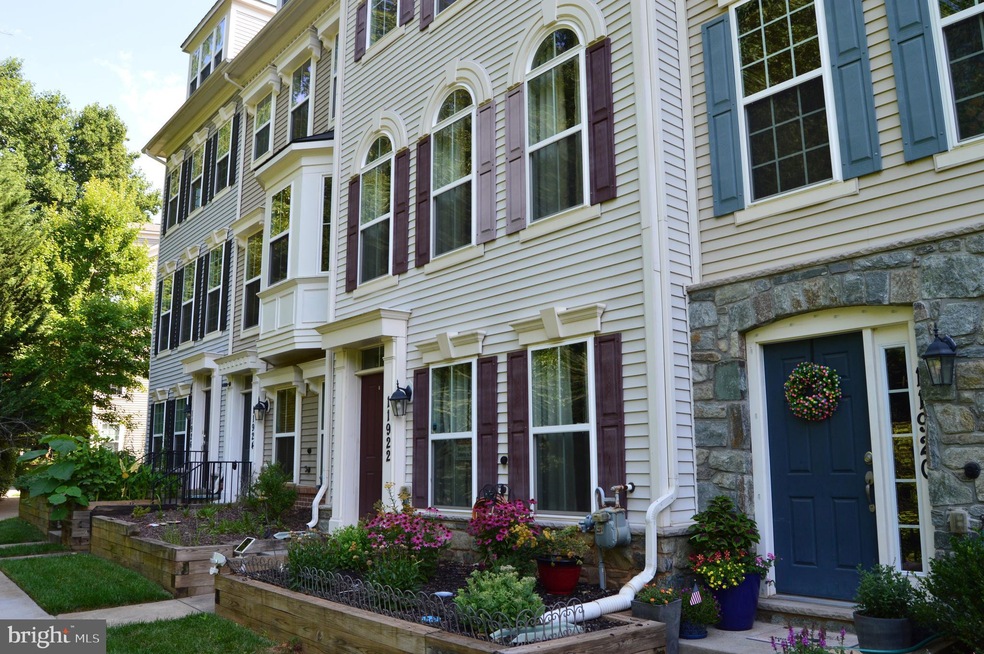 11922 Weybridge Ln, Germantown, MD 20876 - photo 1