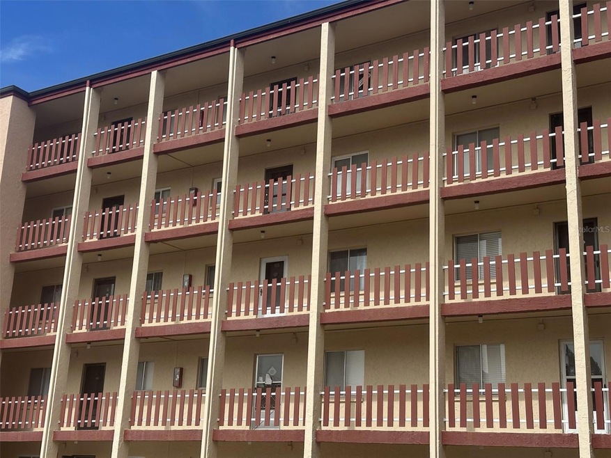 4037 Lake Bayshore Dr unit 203, Bradenton, FL 34205 - photo 1