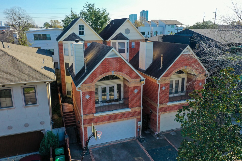 2115 Elmen St unit A, Houston, TX 77019 - photo 1