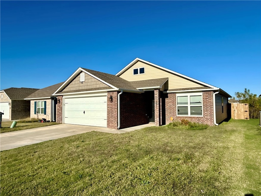 530 Woodcreek Loop, Lowell, AR 72745 - photo 1