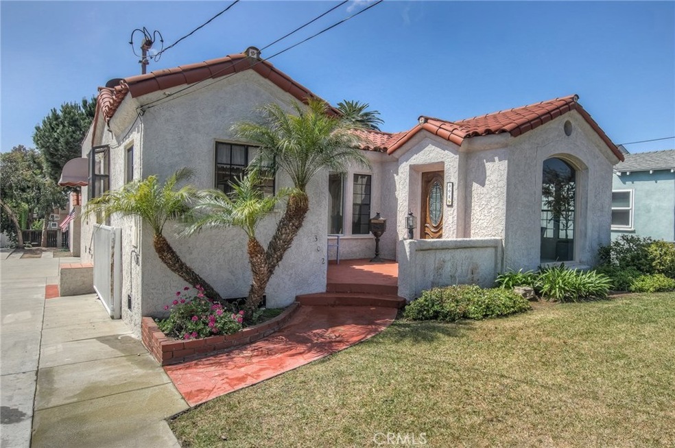 302 W Maple Ave, El Segundo, CA 90245 - photo 1