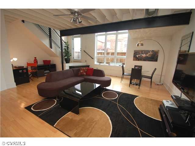 Den/Family/Great Room - Open layout w/exposed duct