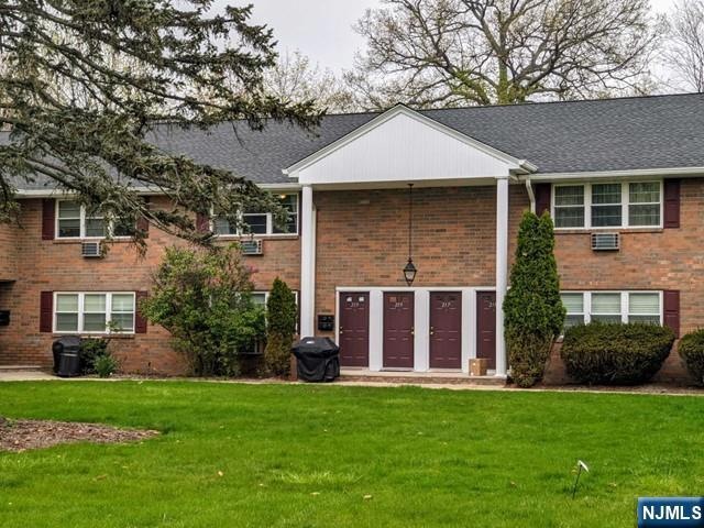 213 N Maple Ave, Park Ridge, NJ 07656 - photo 1