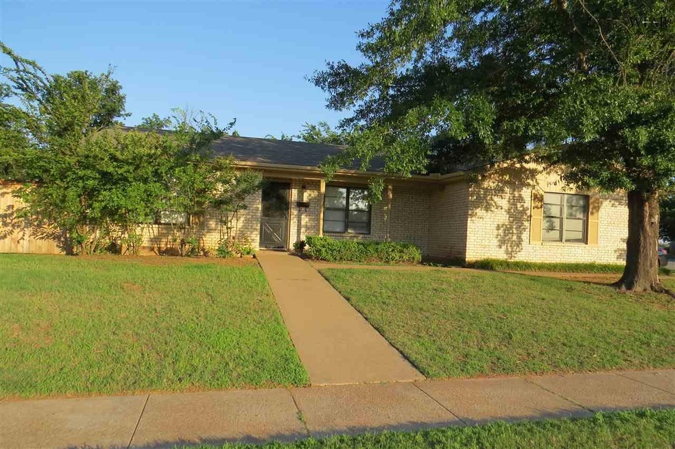 3911 Cynthia Ln, Wichita Falls, TX 76302 - photo 1