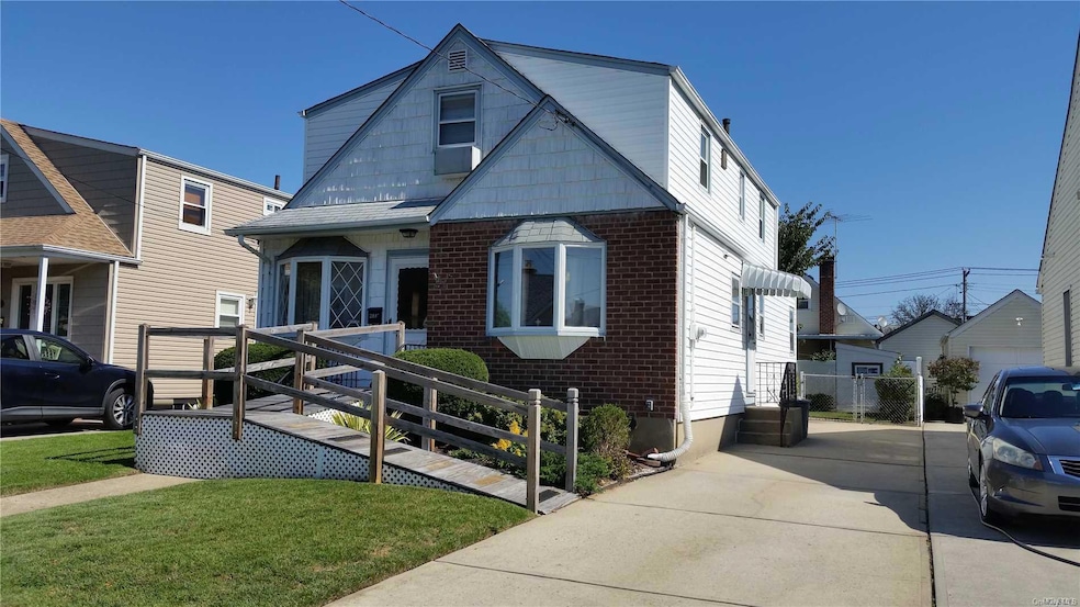 281 Harrison St, Franklin Square, NY 11010 - photo 1