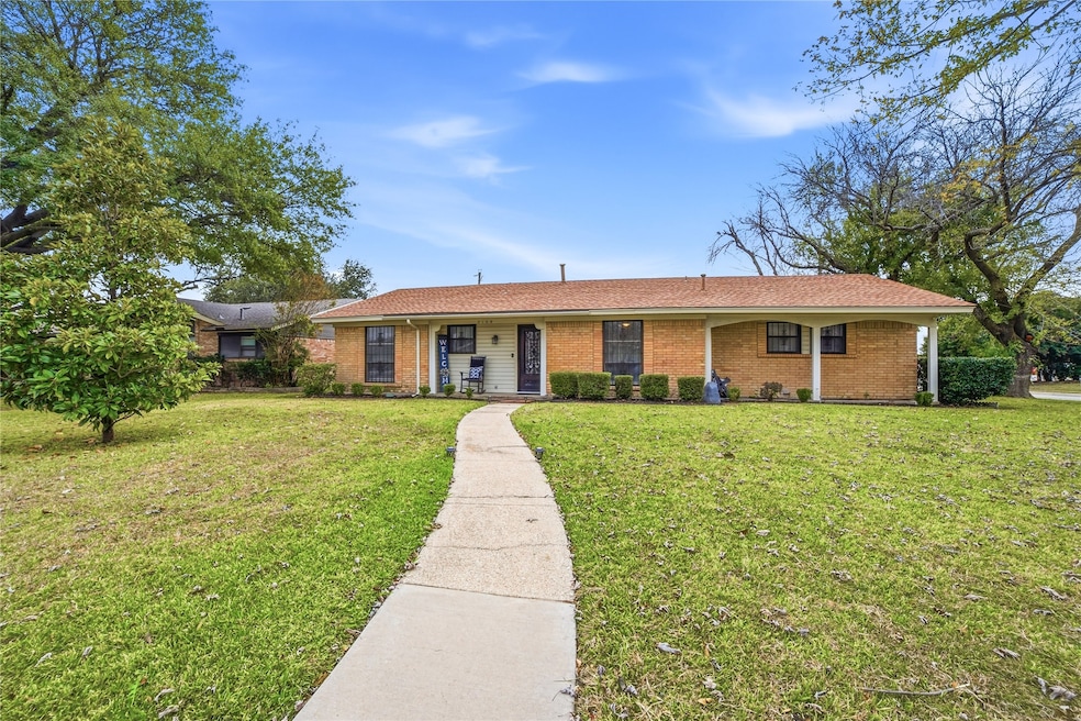 2135 Bamboo St, Mesquite, TX 75150 - photo 1