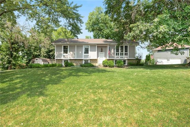 5125 Longview Rd, Shawnee, KS 66218 - photo 1