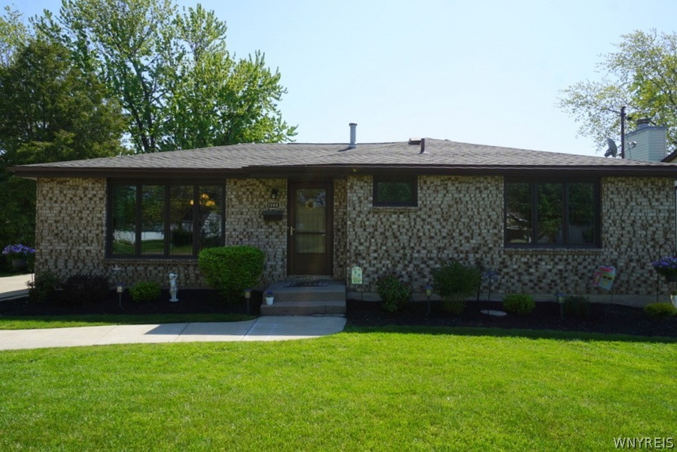 1309 Nash Rd, North Tonawanda, NY 14120 - photo 1