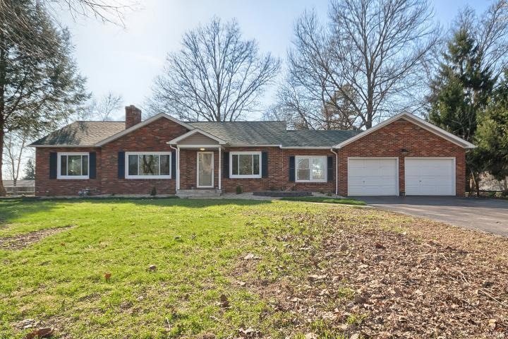 48 Pearl Dr, Glen Carbon, IL 62034 - photo 1