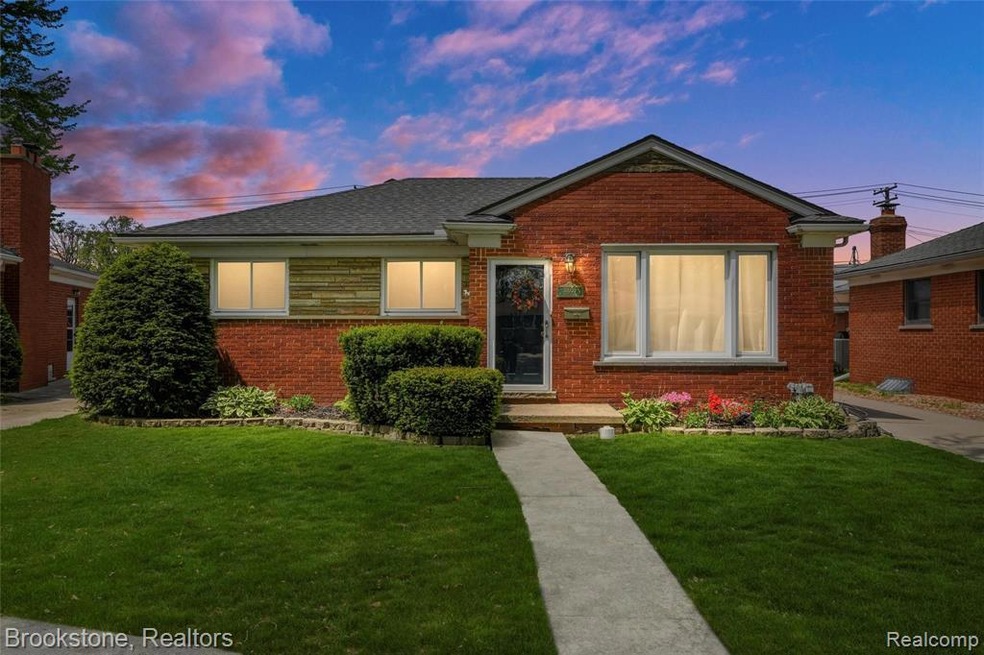 01-31039 W Angeline Ct, St Clair Shores.jpg