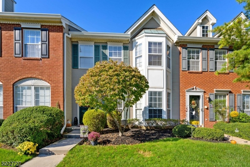 14 De Leon Cir, Franklin Township, NJ 08823 - photo 1