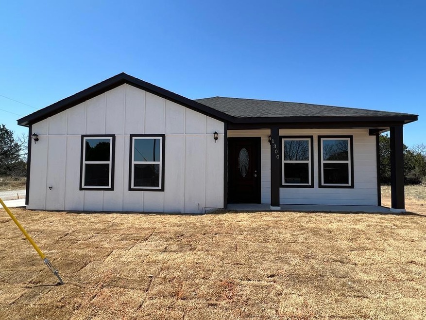 1300 Dorado Dr, Granbury, TX 76048 - photo 1