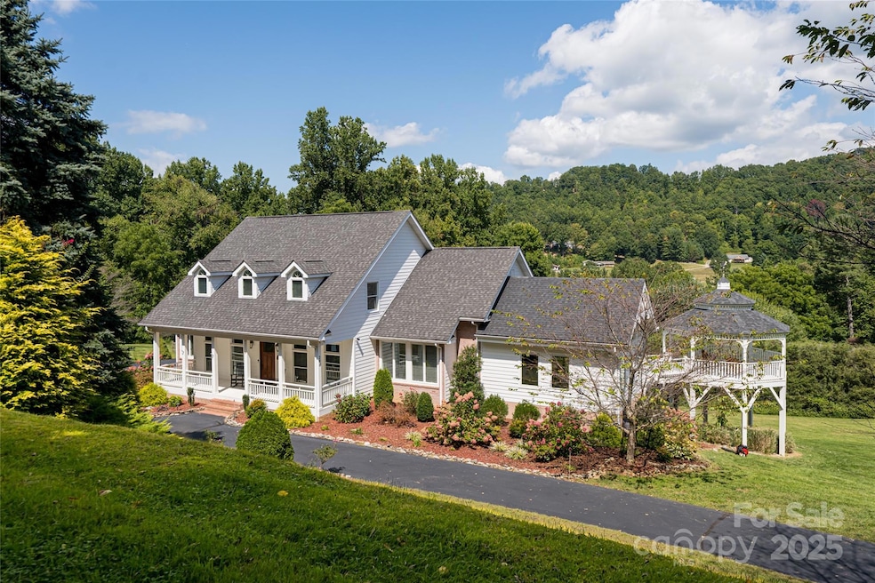 208 Parrish Farm Rd, Waynesville, NC 28786 - photo 1