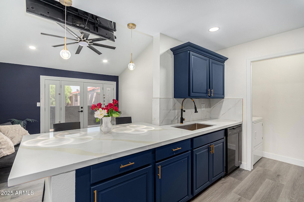 623 W Guadalupe Rd unit 254, Mesa, AZ 85210 - photo 1