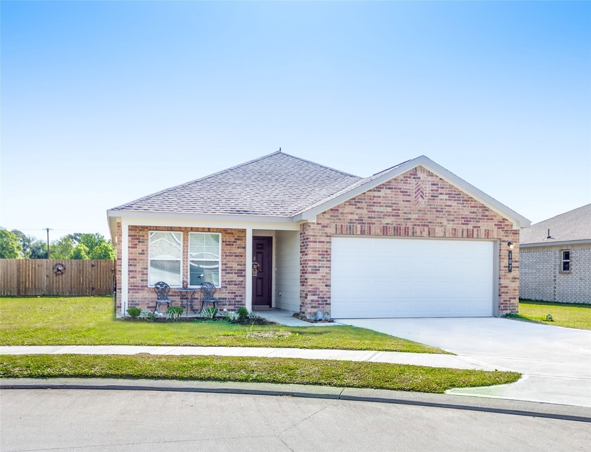 107 Meadow Oak Dr, Bay City, TX 77414 - photo 1