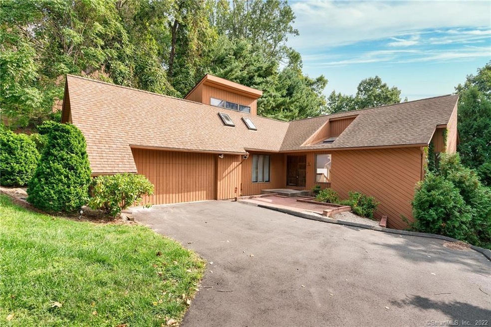 12 Rivergate Dr, Cromwell, CT 06416 - photo 1