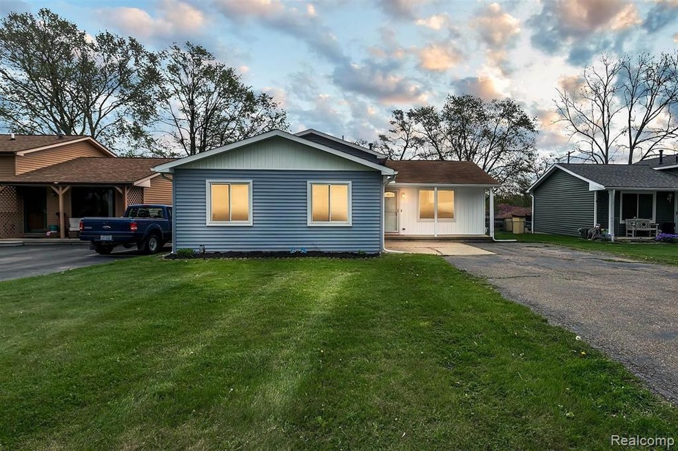 01-699 Woodingham St-WindowStill-Real-Estate-Photography-1.jpg