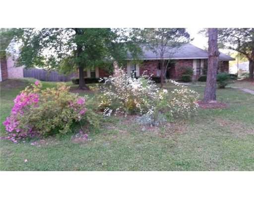 609 Holly Moore Dr, Pineville, LA 71360 - photo 1