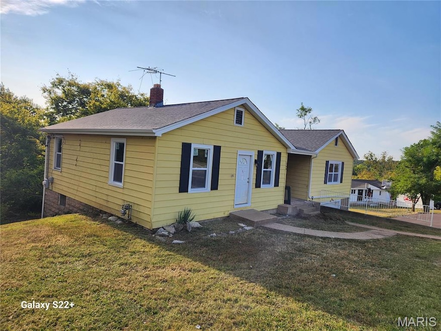 1756 Old Lemay Ferry Rd, Arnold, MO 63010 - photo 1