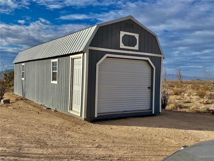 3050 S Dateland Rd, Yucca, AZ 86438 - photo 1