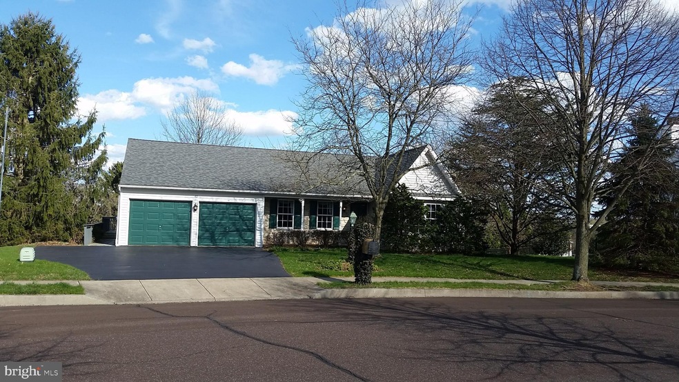 42 Greenleaf Cir, Perkasie, PA 18944 - photo 1