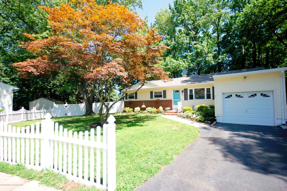 altobelli - house and fence