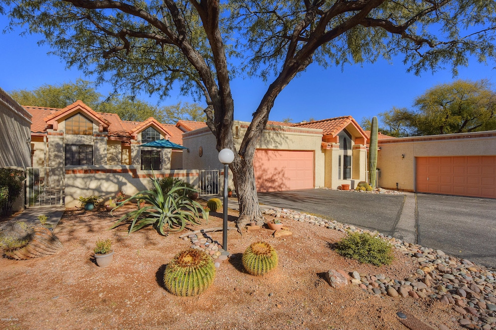 215 E Horizon Cir unit 108, Tucson, AZ 85737 - photo 1