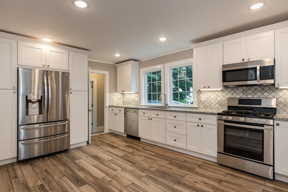 20 Hillcrest Cir unit 22, Watertown, MA 02472 - photo 1