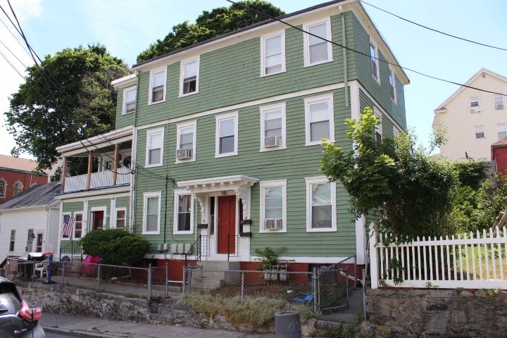 28 Darrow St, Pawtucket, RI 02860 - photo 1