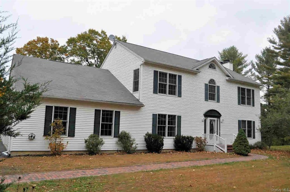 38 North Dr, Red Hook, NY 12571 - photo 1