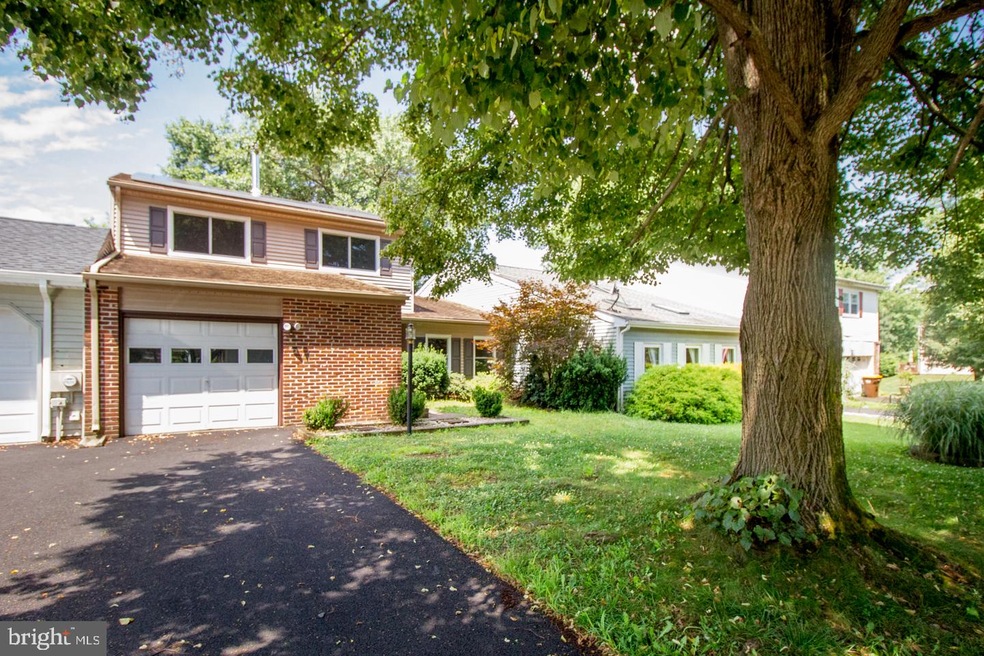 136 Bucks Meadow Ln, Newtown, PA 18940 - photo 1