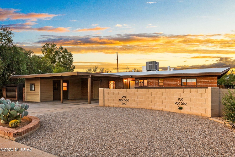 1-web-or-mls-6401 E Barnan St - MLS Imag