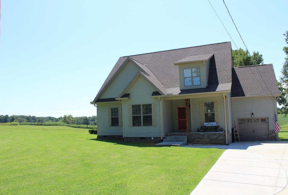 1078 Old Seminary Rd, Manchester, TN 37355 - photo 1