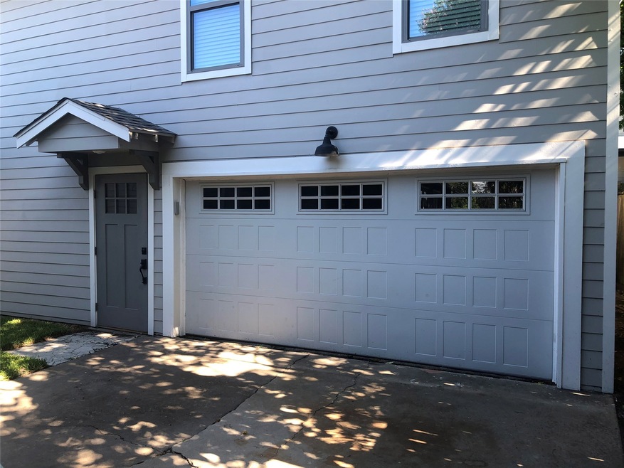 739 E 6th 1 2 St, Houston, TX 77007 - photo 1