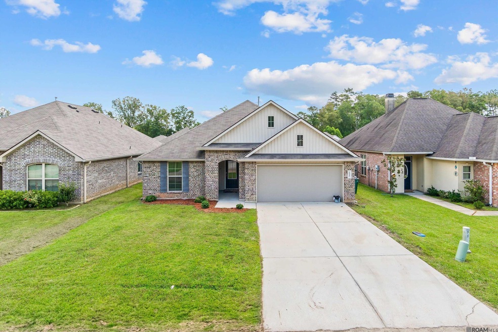 28448 Longfellow Ln, Albany, LA 70711 - photo 1
