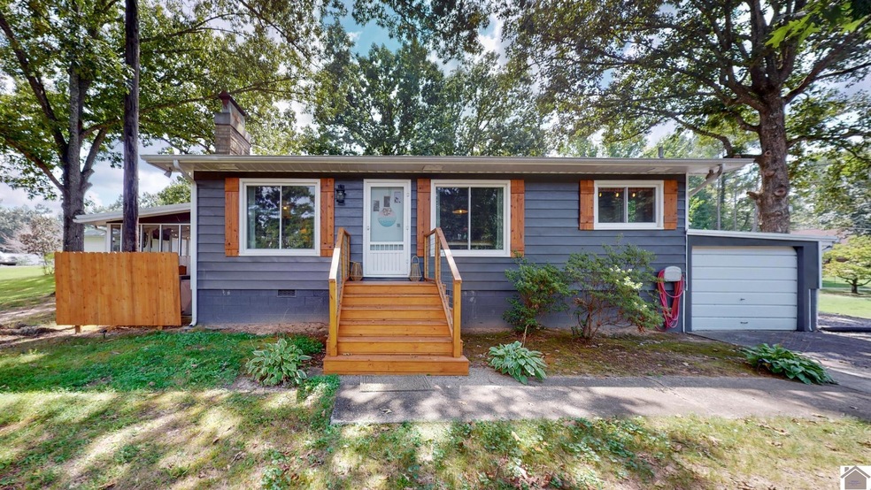 754 Lakeway Dr, Murray, KY 42071 - photo 1