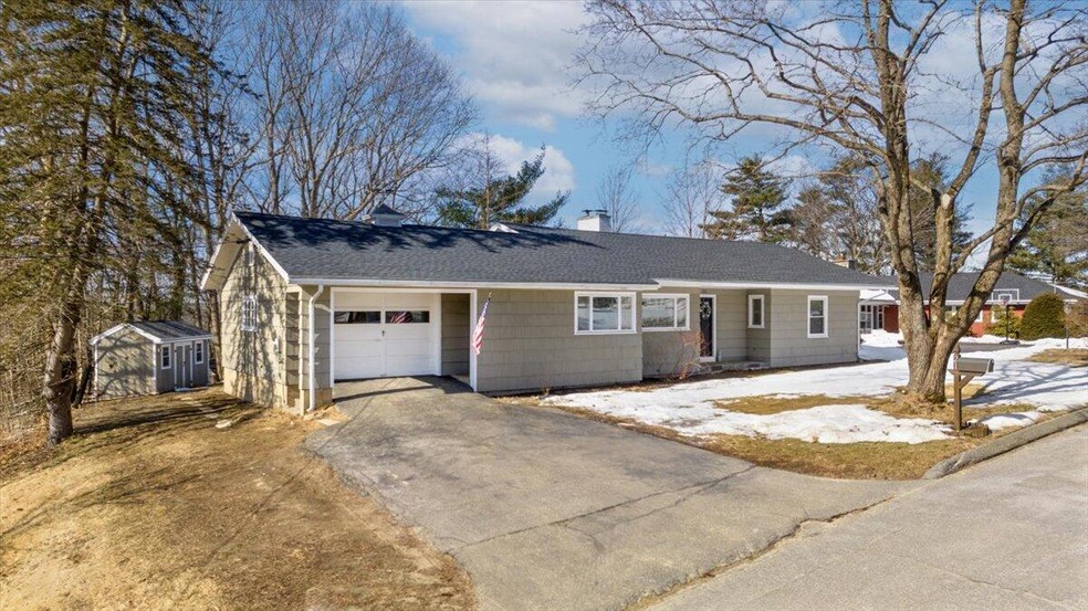 01-21 Delcliff Ln_ Lewiston_ME_04240-48