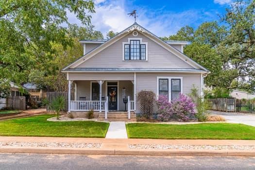 506 N Adams St, Fredericksburg, TX 78624 - photo 1