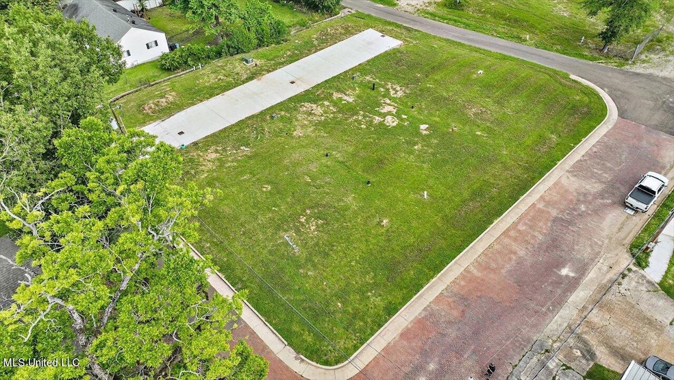 0004 Jefferson St, Clinton, MS 39056 - photo 1